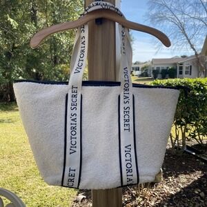 Victoria Secret Fleece Bag Black /white With Zipper‎ 808